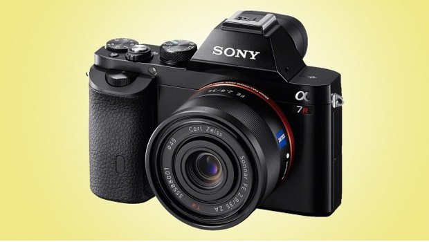 Sony представила самую маленькую и легкую в мире полнокадровую фотокамеру &#945;7R