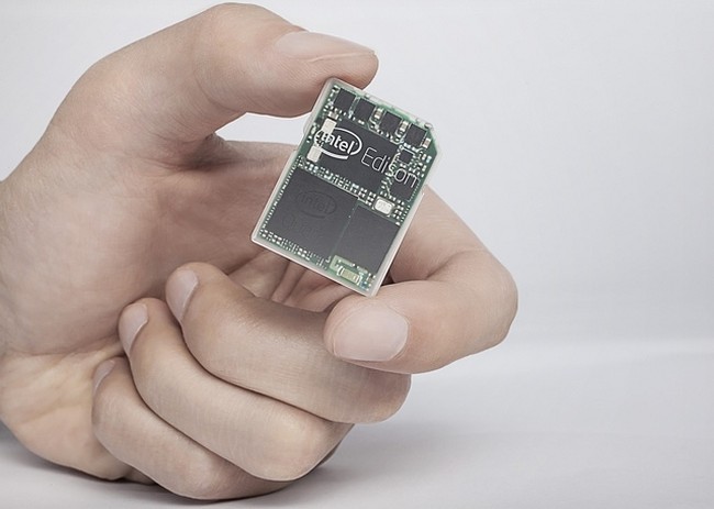 Intel представила двухъядерный компьютер Edison размером с SD-карту