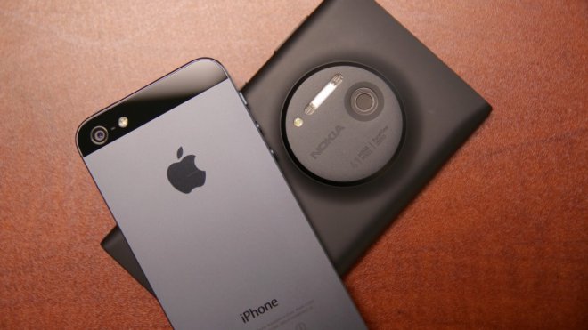 Камеры в iPhone 5S и Nokia Lumia 1020 отстают от зеркальных фотоаппаратов на несколько лет