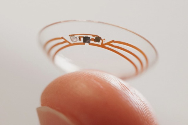 Google получила патент на умные контактные линзы