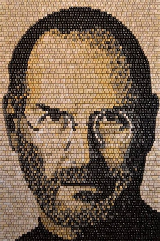 Портрет Стива Джобса из 5892 клавиатурных клавиш