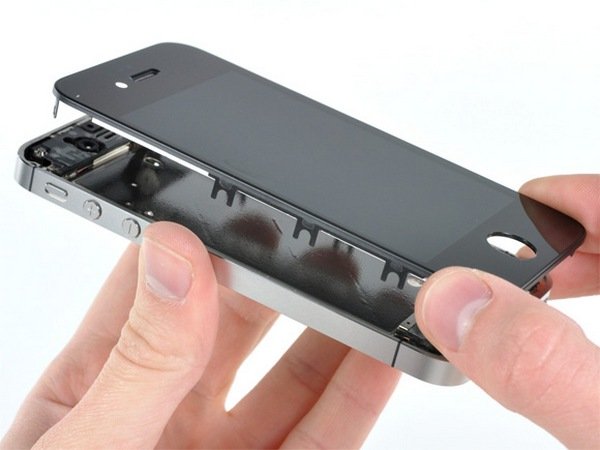 Тим Кук помог тайцу починить его iPhone 5s