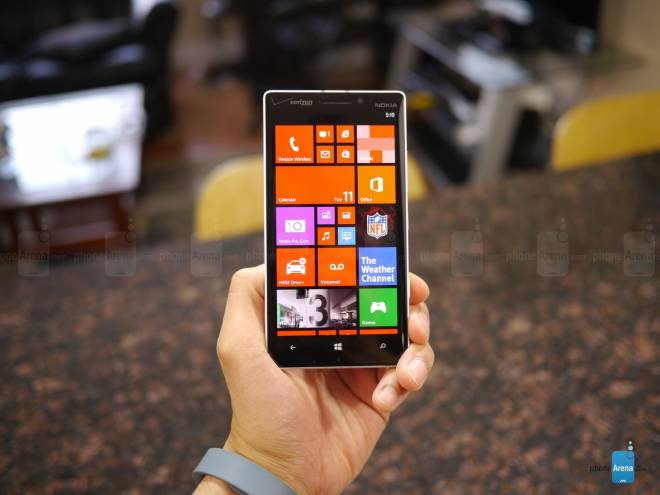 Загадочная Nokia Lumia Icon на фото и видео