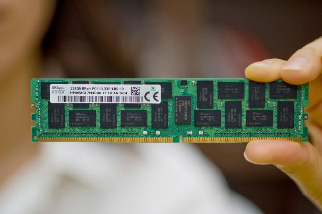 Hynix представила первый 128-гигабайтный DDR4-модуль памяти