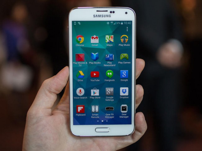 Samsung жалуется, что их AMOLED-дисплеи не хотят покупать другие компании