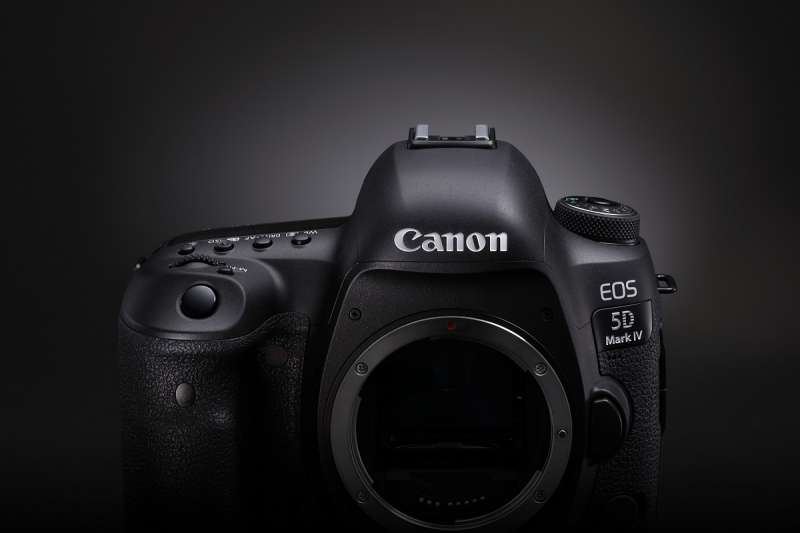 Компания Canon анонсирует выход долгожданной камеры EOS 5D Mark IV